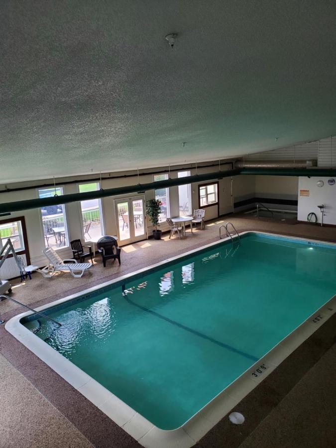Voyager Inn Saint Ignace Eksteriør bilde