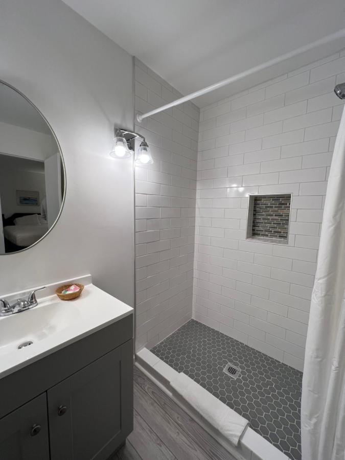 Voyager Inn Saint Ignace Eksteriør bilde