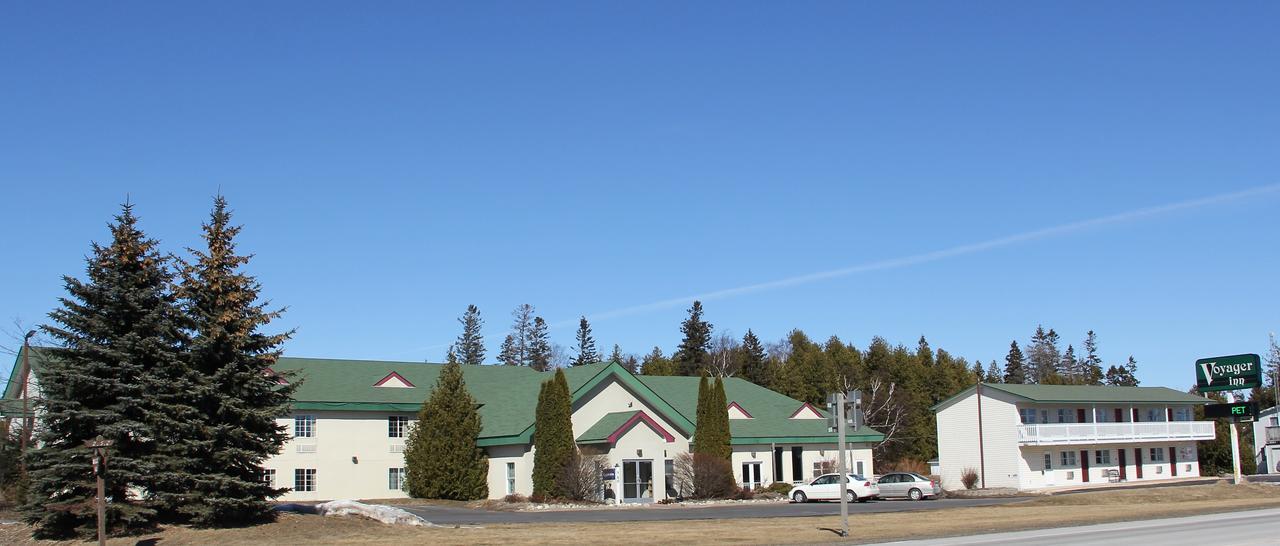 Voyager Inn Saint Ignace Eksteriør bilde