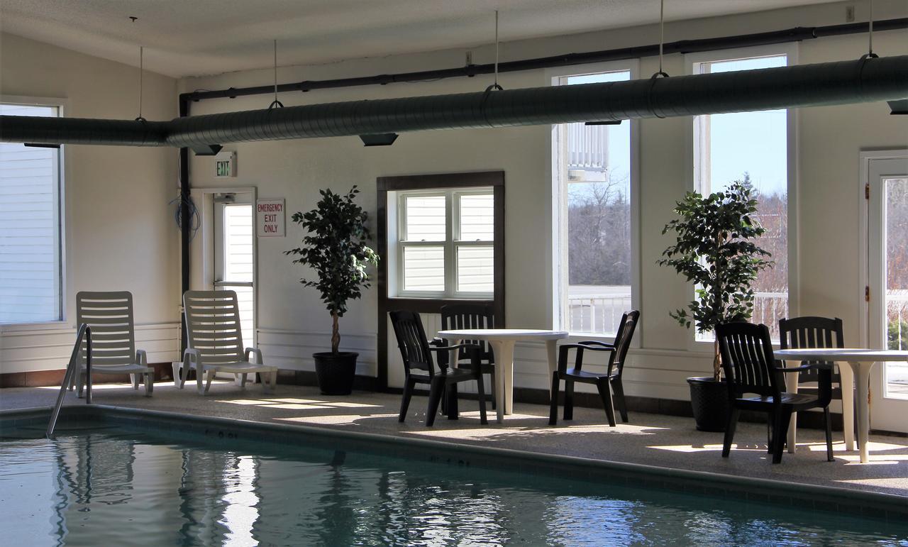 Voyager Inn Saint Ignace Eksteriør bilde