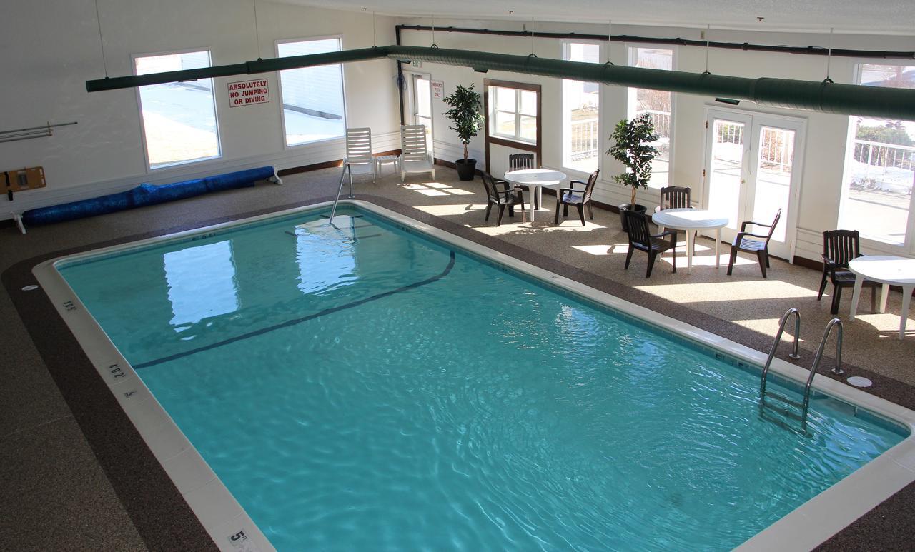 Voyager Inn Saint Ignace Eksteriør bilde
