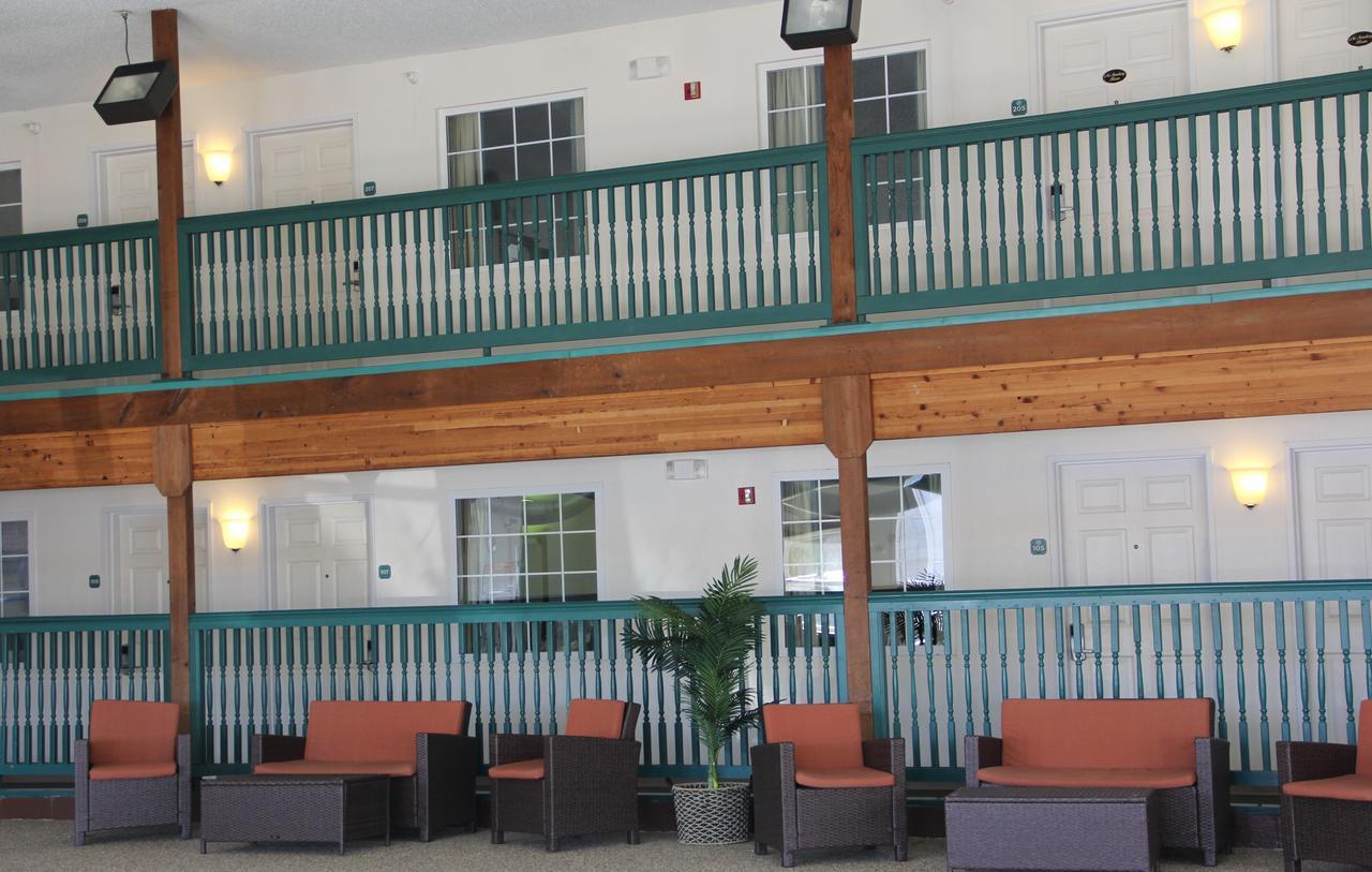 Voyager Inn Saint Ignace Eksteriør bilde
